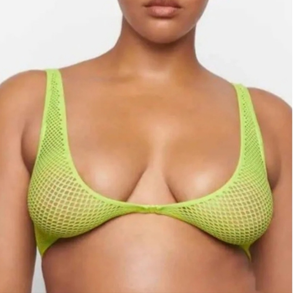 SKIMS NWT Perferated Scoopy Skimp Bralette 4XL RUNS very small